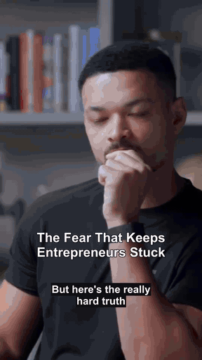 PoeysiaPRO vertical clip with synchronized subtitles and an on-video title